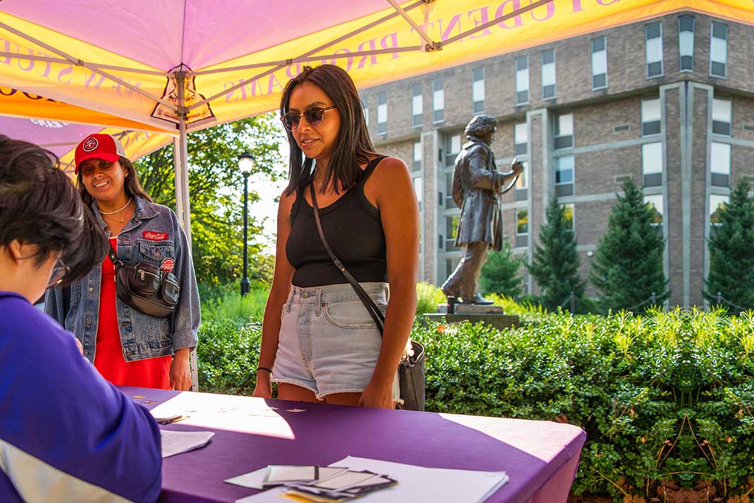 OL sign up table