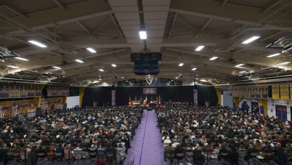 Commencement ceremony in Hollinger